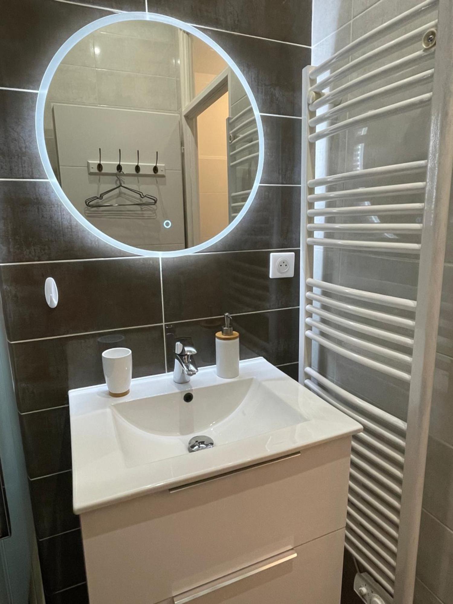 Chez Jean-yves Et Zoe - La Dolce - Au Calme, Tres Propre, Proche Parkings Appartement